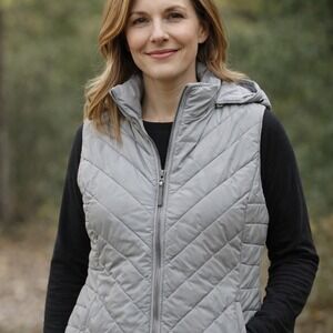 Magellan Outdoors Gray Quilted Vest with Diamond Pattern w/ detachable hood